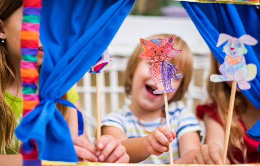 personalized spanish lesson with puppets